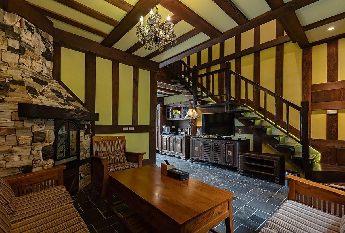 Tudor Dynasty Homestay Shoufeng Buitenkant foto