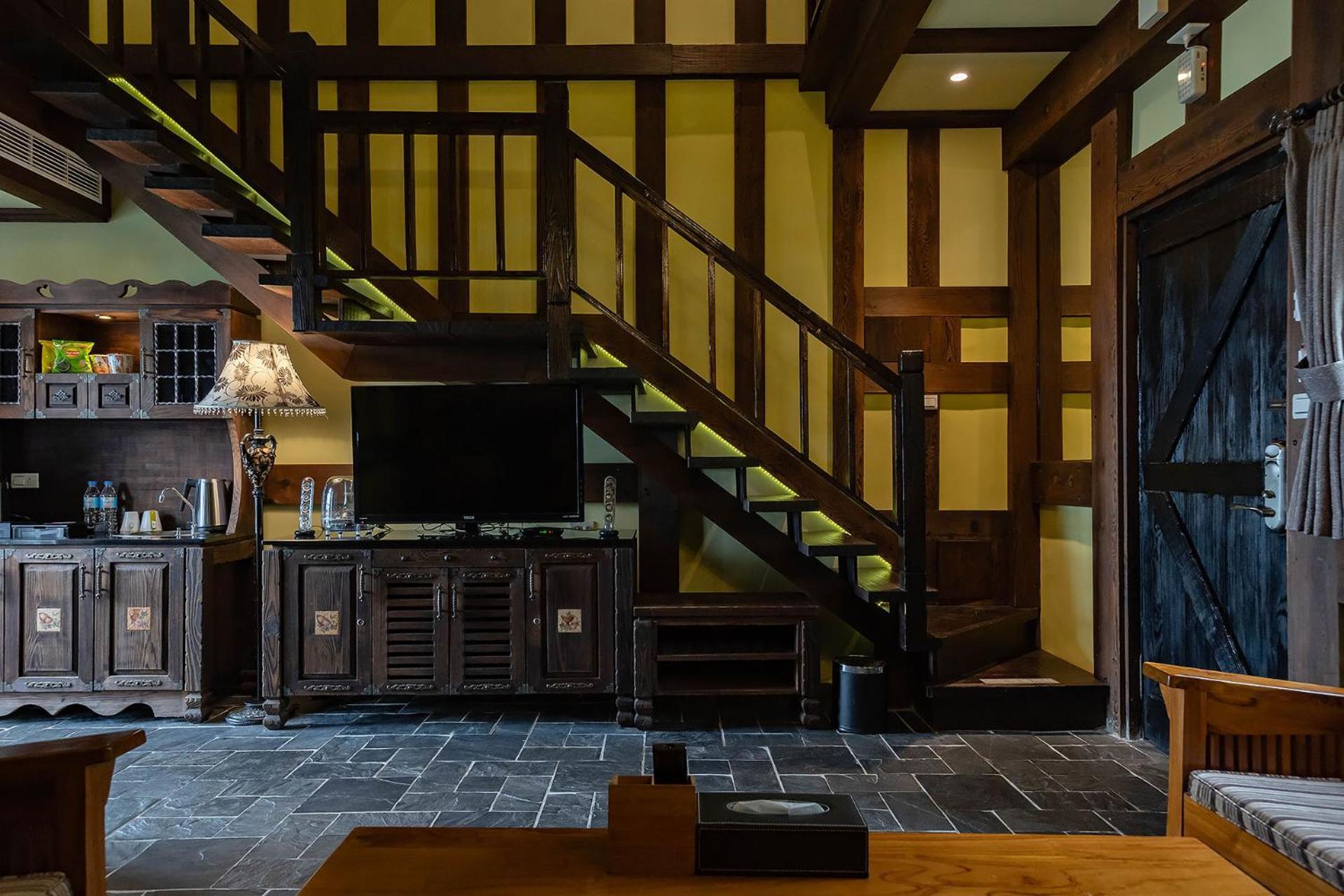 Tudor Dynasty Homestay Shoufeng Buitenkant foto